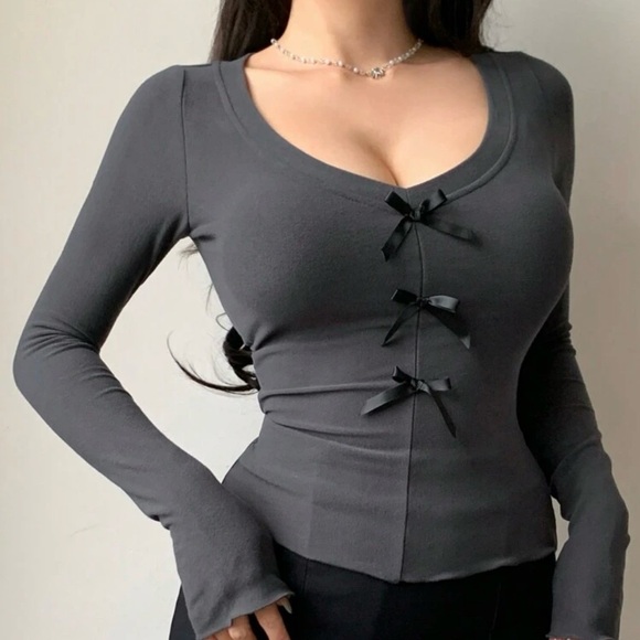 Tops - Women's Gray Long Sleeve Top with Bow Accents